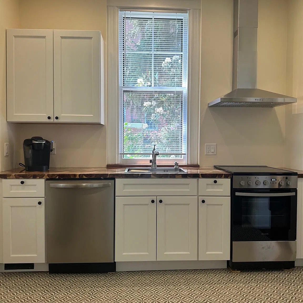 1 bed, 1.0 bath, 600 sqft, $1,700 — Photo 3