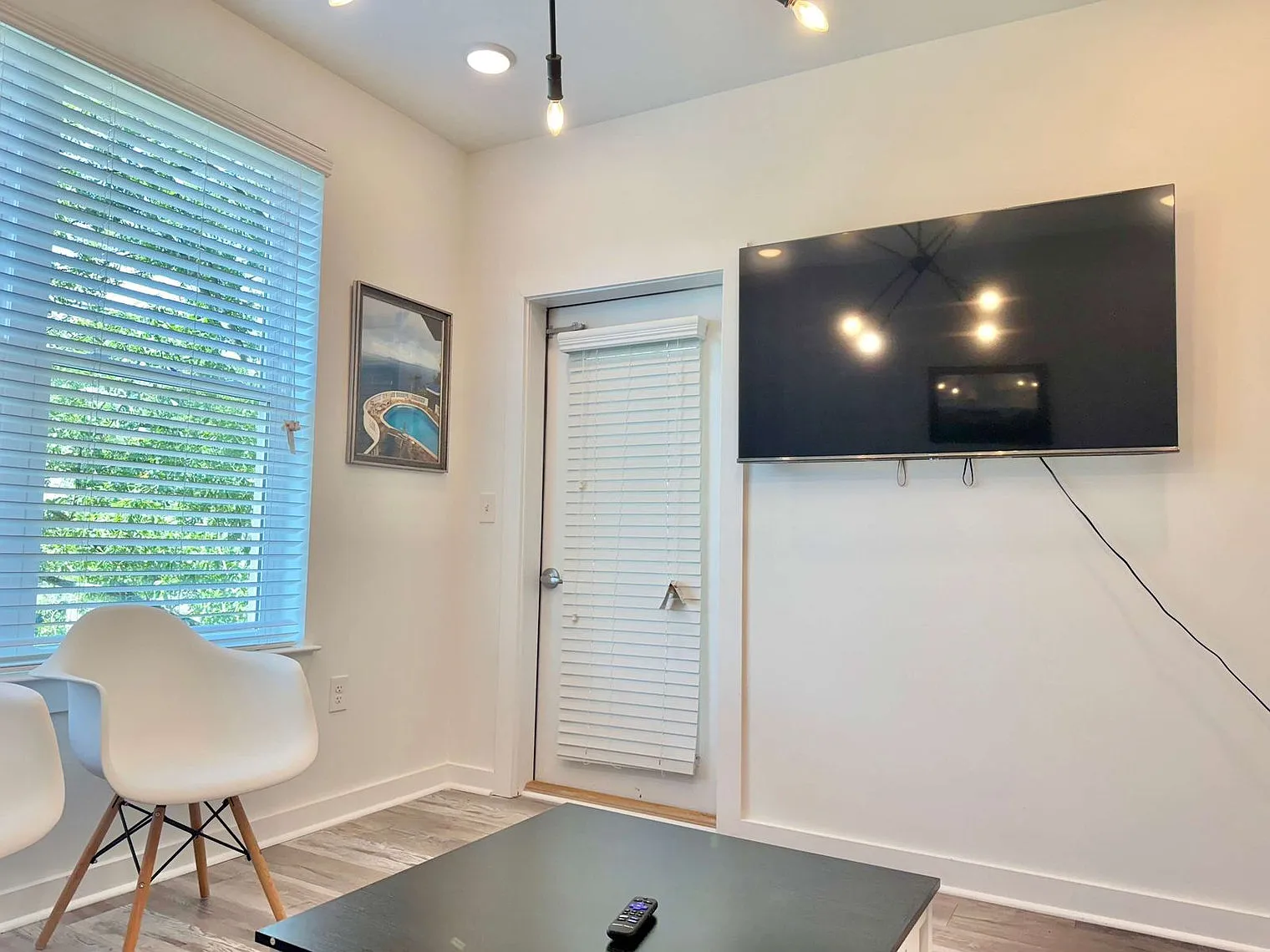 1 bed, 1.0 bath, 656 sqft, $3,651 — Photo 3