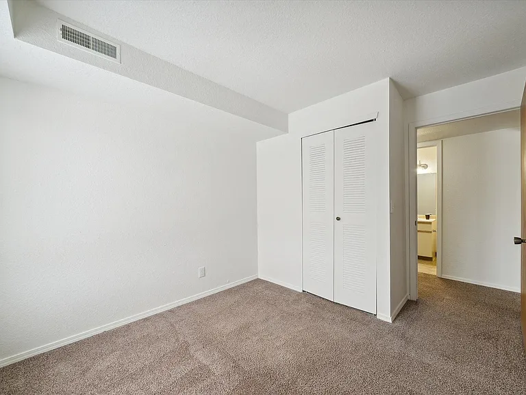 Two Bedroom (Classic) - 2 Bed / 2 Bath - 897 Sq.Ft.