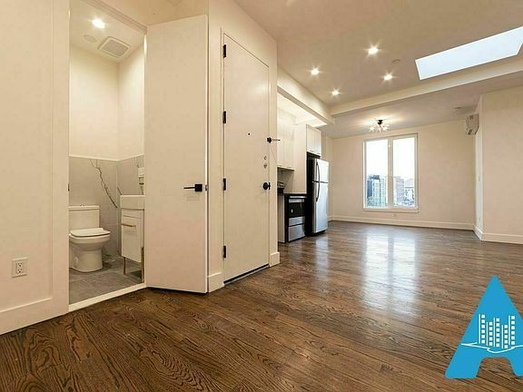 2nd image of 289 Bushwick Ave #5