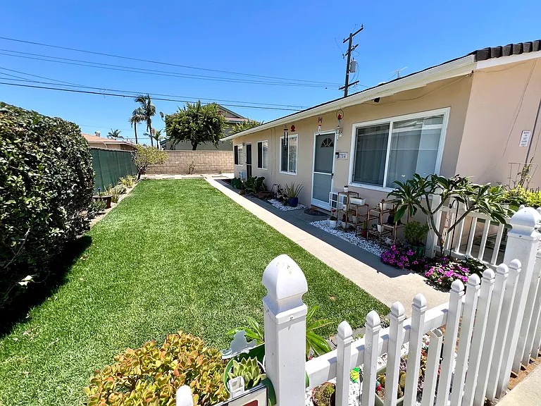8786 La Salle St — Photo 13