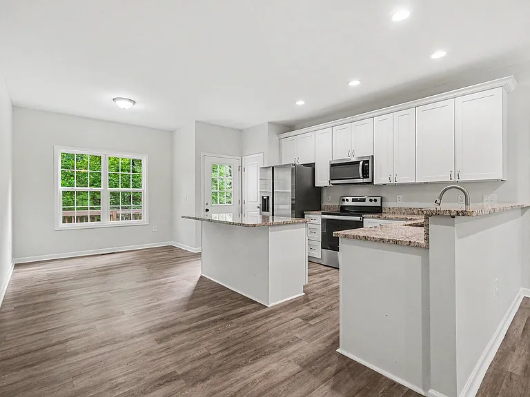 324 N Milford Rd — Photo 4
