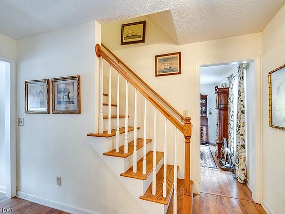 4th image of 136 Taylor Rd