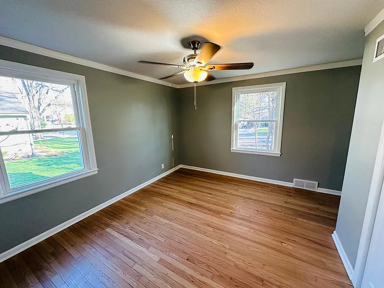2506 W 79th St — Photo 11