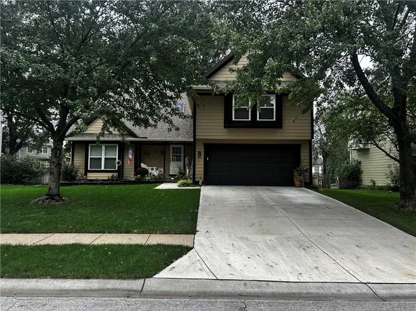 811 N Mesa St, Olathe, KS 66061