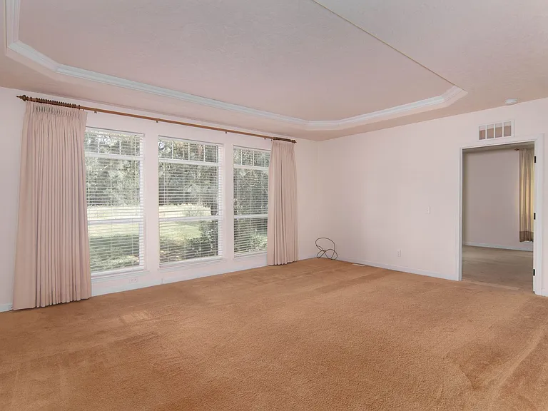 8222 W White Rd — Photo 5