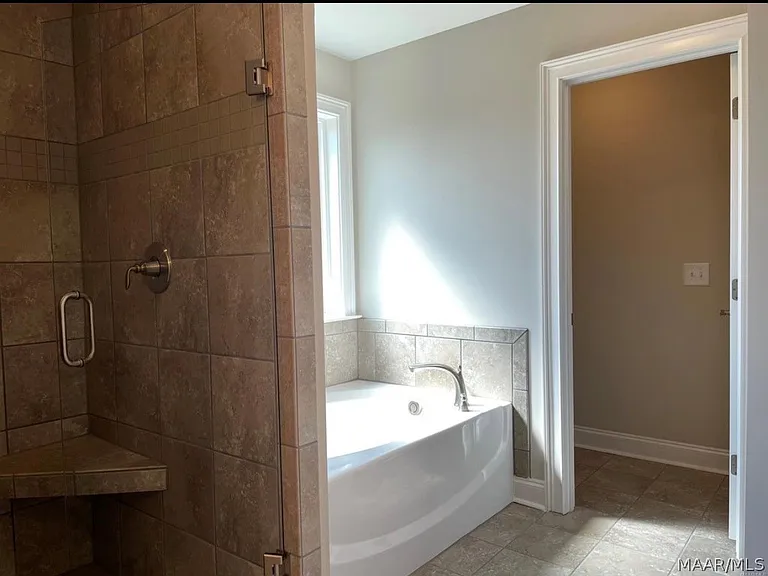 116 Herman Dr — Photo 19