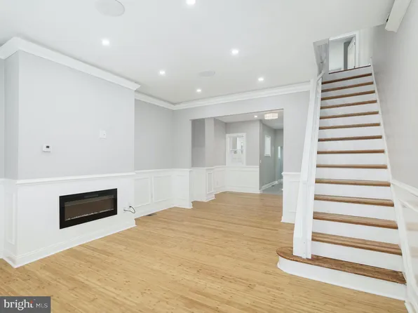 99 E Duval St, Philadelphia, PA 19144