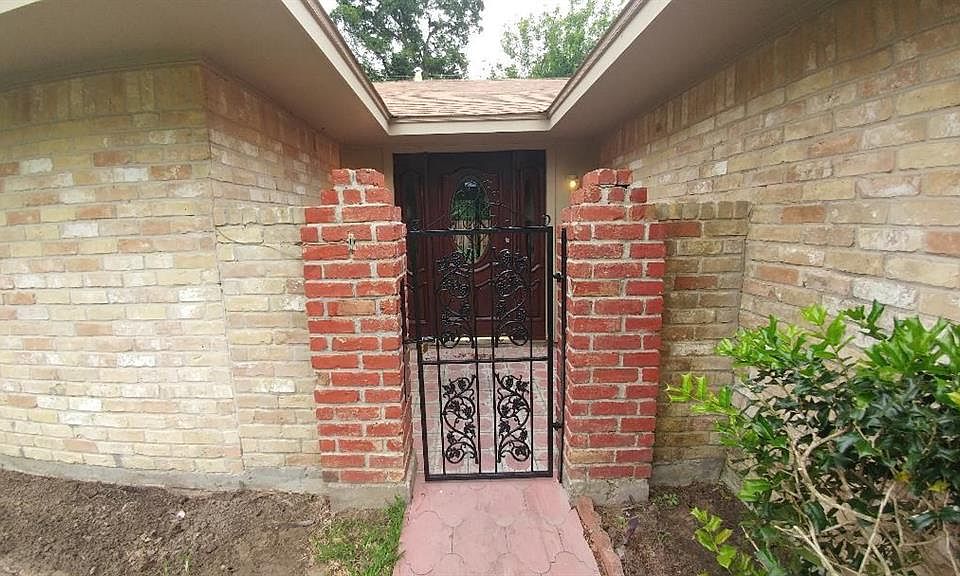1st image of 10106 Valley Park Dr