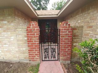 10106 Valley Park Dr, Houston, TX 77078