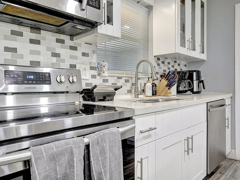 2270 Island Dr — Photo 8