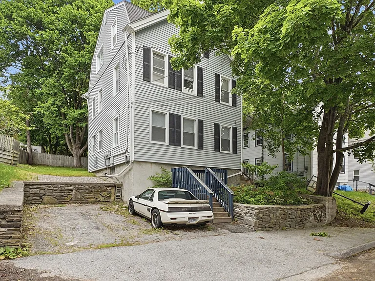 10 Oswald St #1 — Photo 1