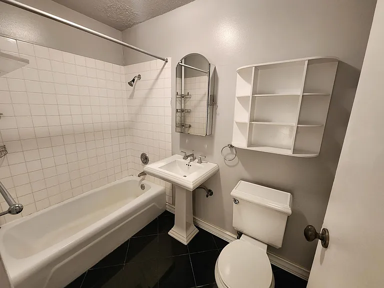 1340 N Dearborn St #15F — Photo 7