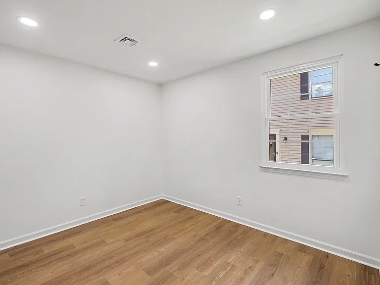 613 Brentwood Point — Photo 4