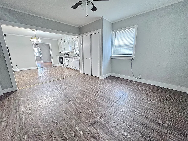 609 Warner Ave — Photo 7