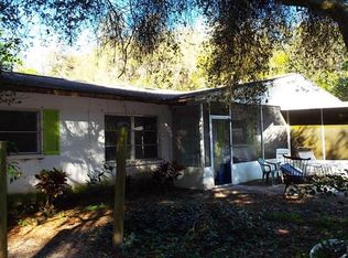 320 N Oxford Dr, Englewood, FL 34223