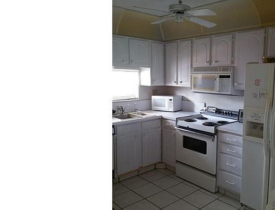 3rd image of 9300 N Hollybrook Lake Dr APT 109