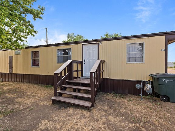 2nd image of 907 Ziebach St
