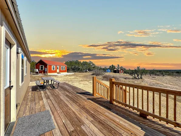 1058 Kc, London, TX 76854