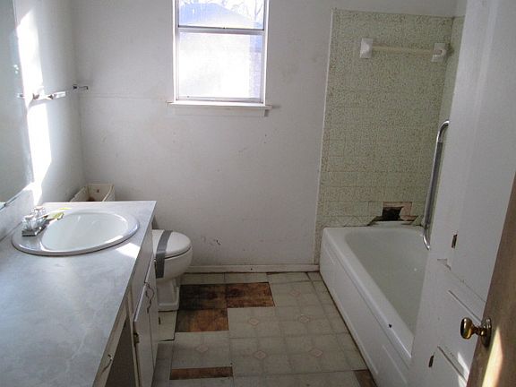 4th image of 731 Quiram Ln