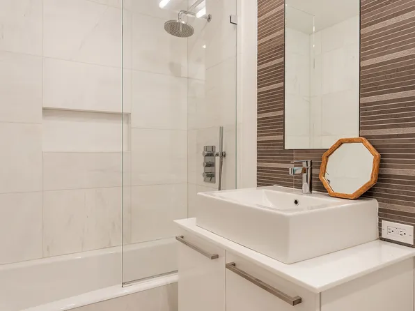 133 West 22nd Street image 8 of 12