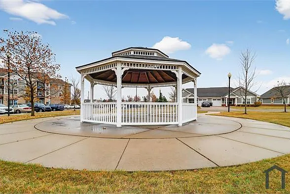 3 bed, 1200 sqft, $1,575 — Photo 3