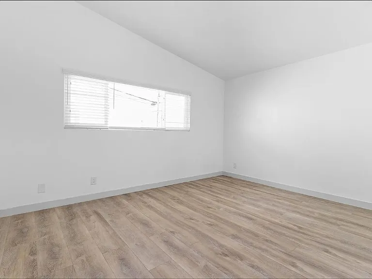 1151 N Peck Ave — Photo 46