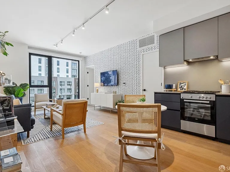 988 Harrison St #304 — Photo 3