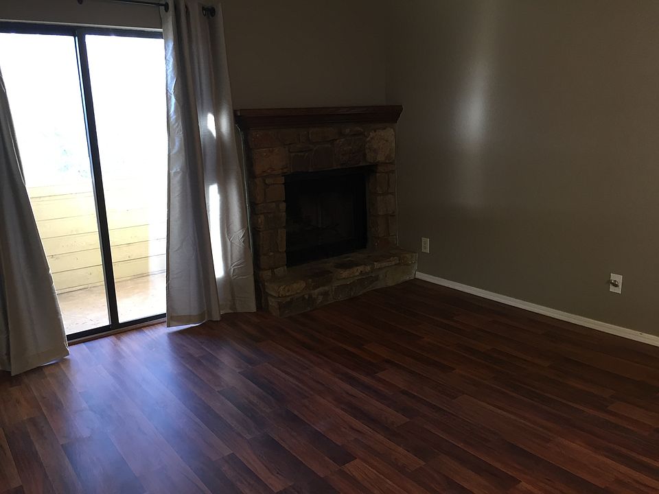 Fireplace & balcony