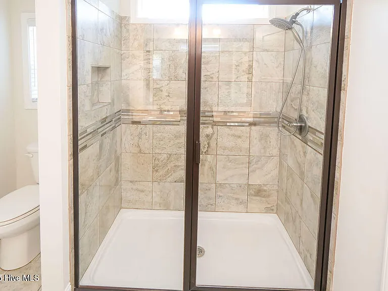 315 Adams Cir — Photo 17
