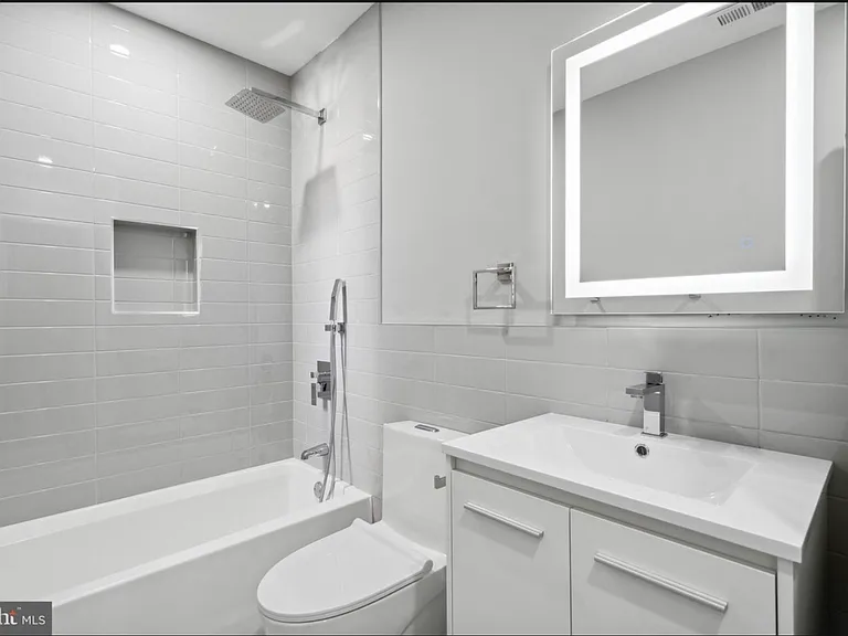 1st Floor Bathroom