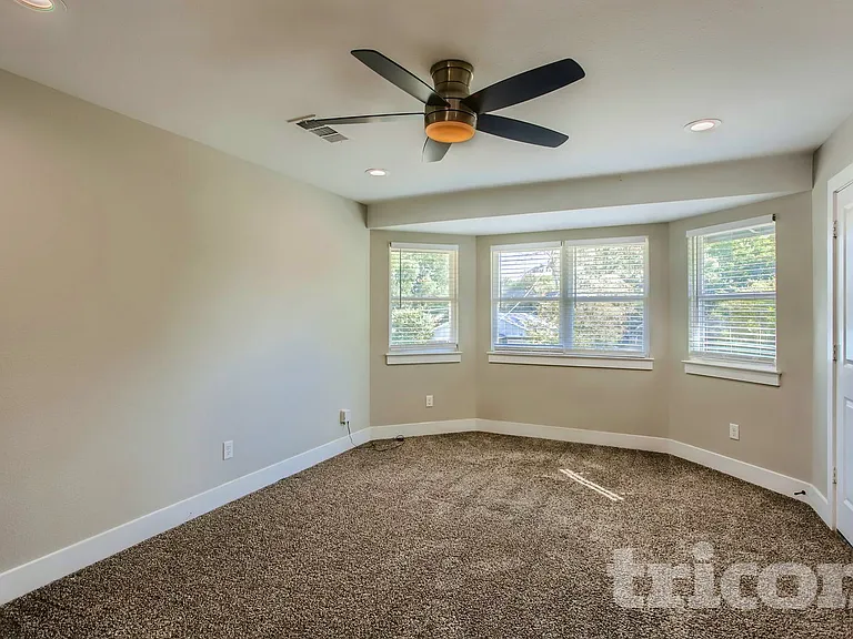 1723 Shaw St — Photo 9