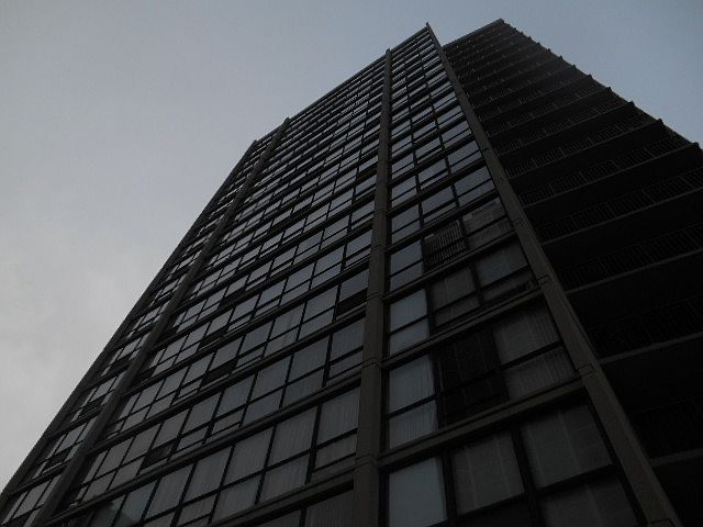 1st image of 1540 N La Salle Dr APT 2001