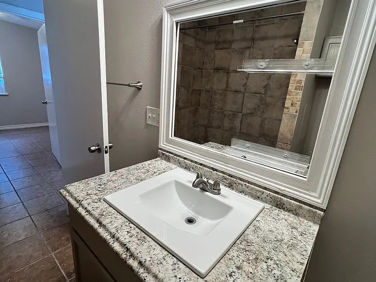 319 Harding Pl #2 — Photo 10