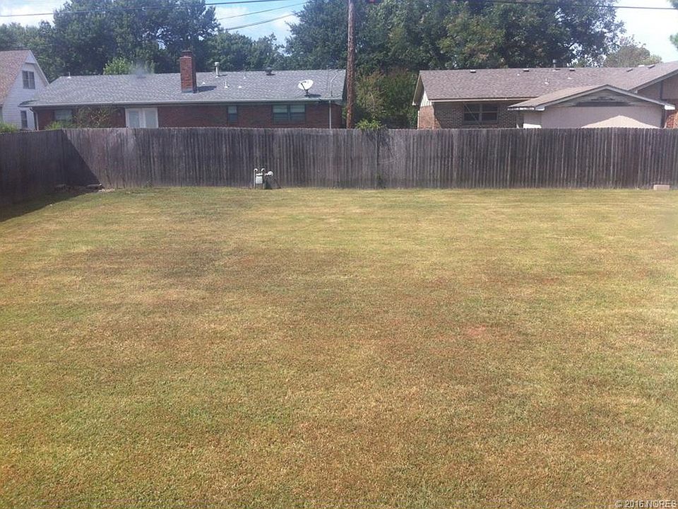 2nd image of 424 Grandview Blvd