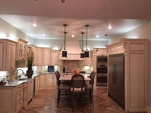 3rd image of 10505 Peoria Ave