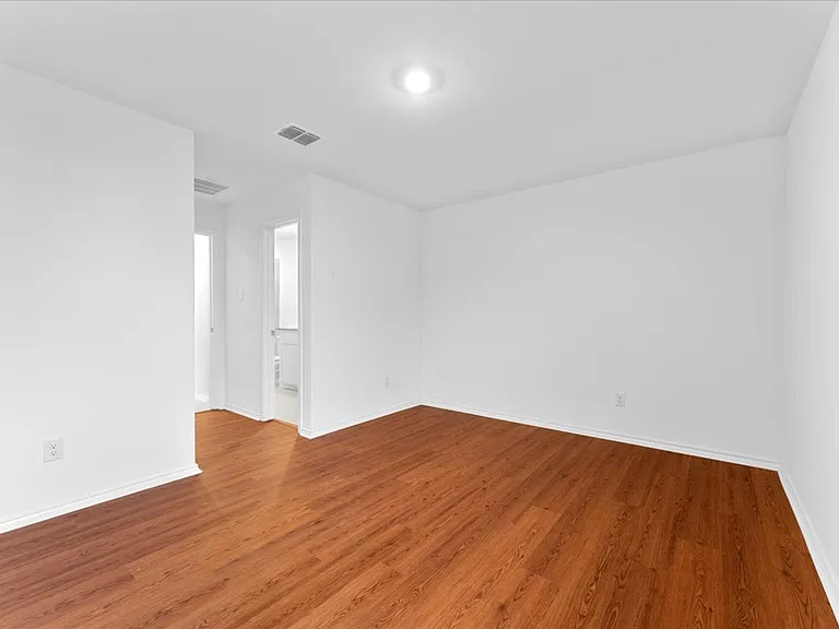 211 Herman Ln — Photo 33