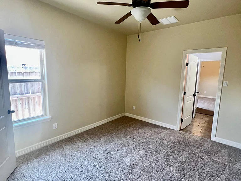 7114 Presidents Dr — Photo 18