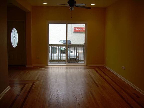4th image of 2852 N Western Ave