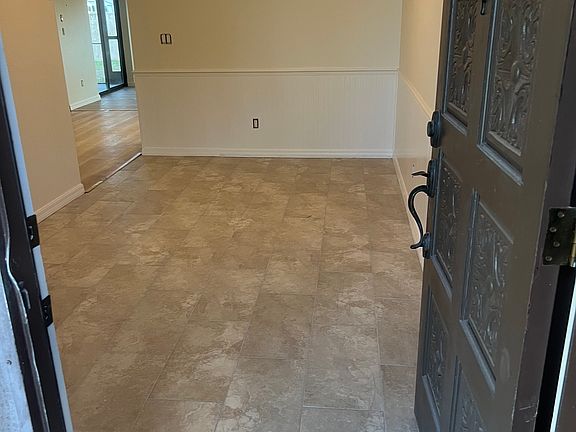 3rd image of 710 Beverly Rd