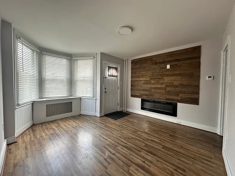 2714 Pratt St — Photo 5