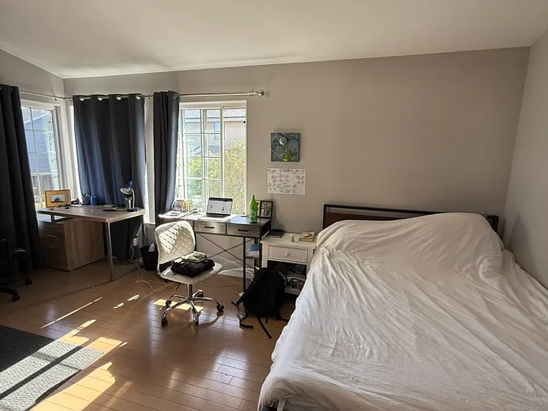 136 Cerro Ct #B — Photo 3
