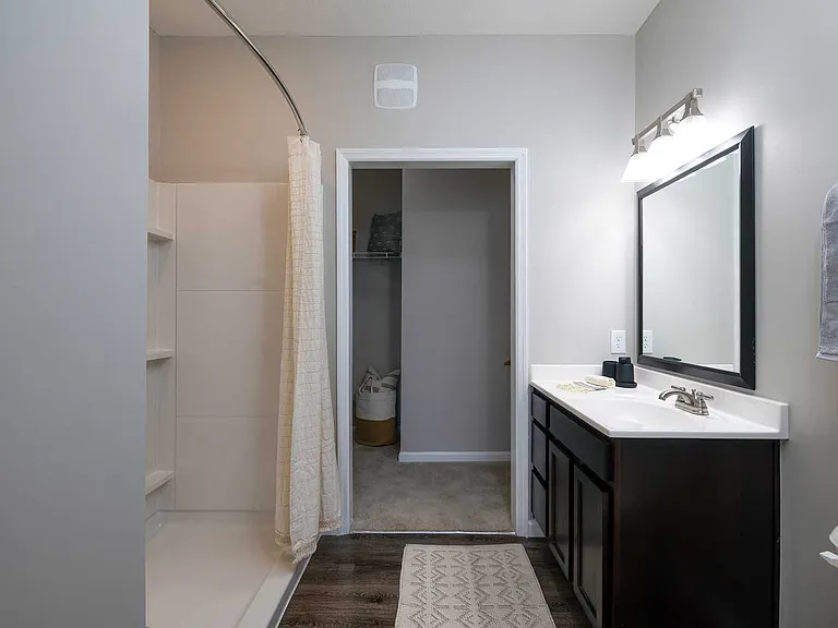 Cortland Sunbury — Photo 17