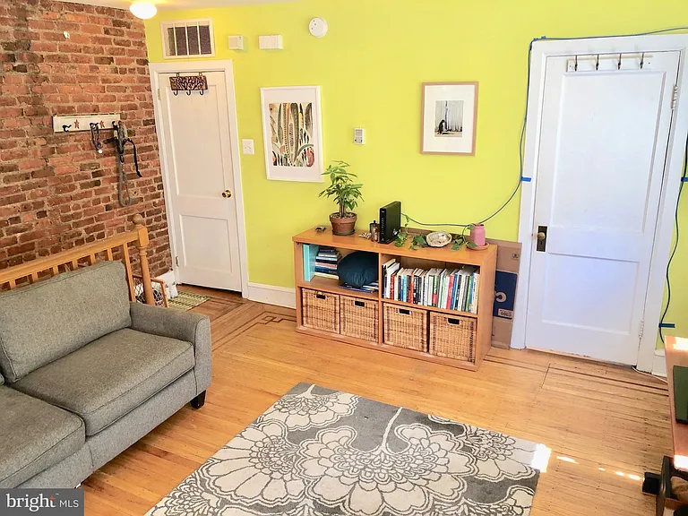 506 W Coulter St #3 — Photo 2