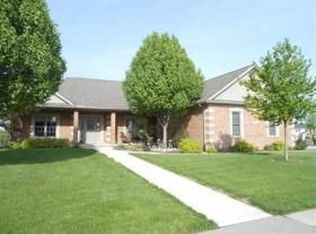 6401 Forest Rd, Davenport, IA 52807