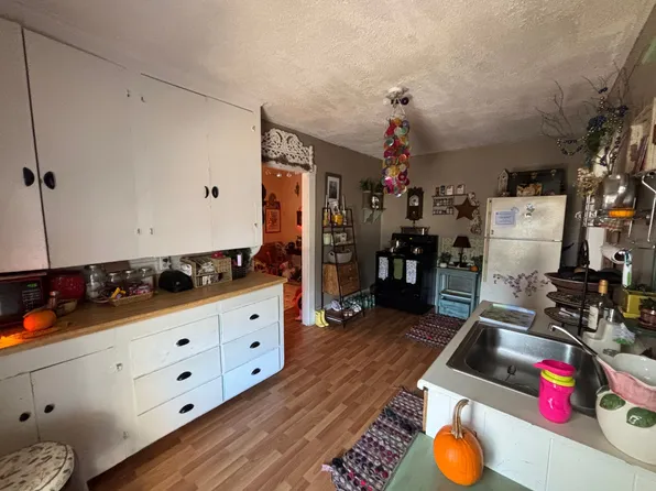 4 Western Ave #3, Hampden, ME 04444