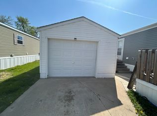 2041 SE Four Seasons Dr, Ankeny, IA 50021