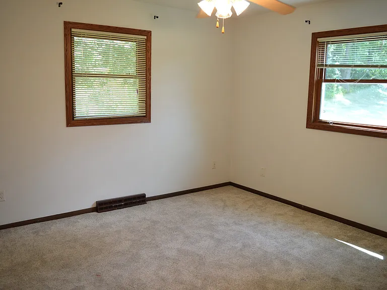 1870 Sand Ridge Ct — Photo 19