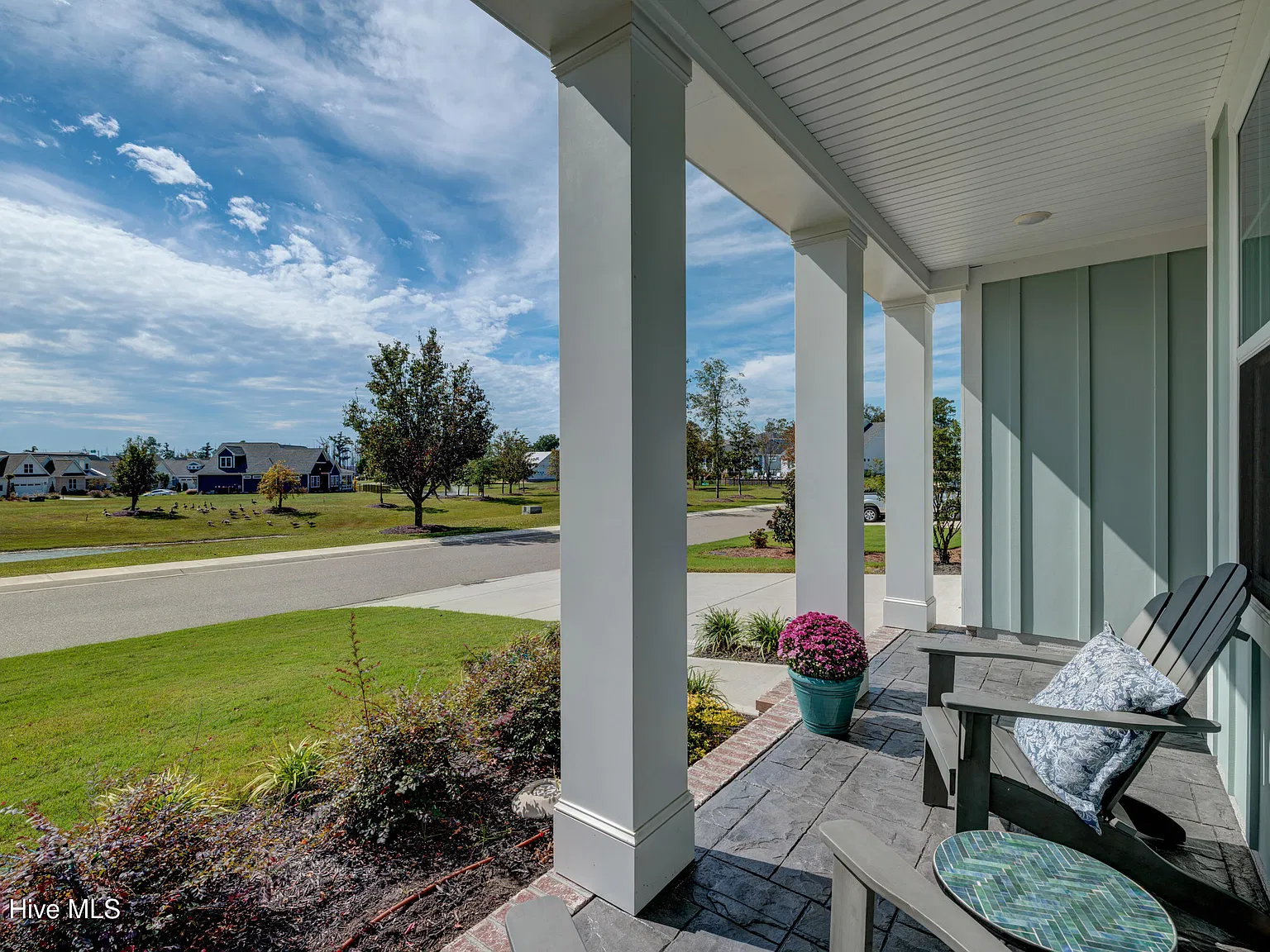 4 bed, 3.0 bath, 2684 sqft, $3,500 — Photo 3