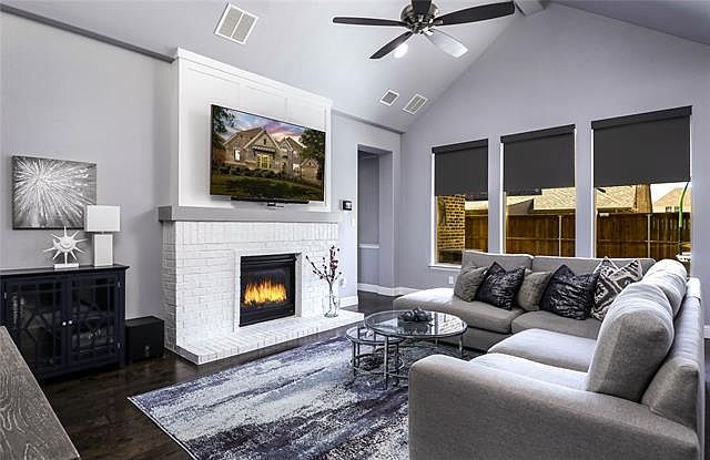 1st image of 1736 Hollyhock Dr
